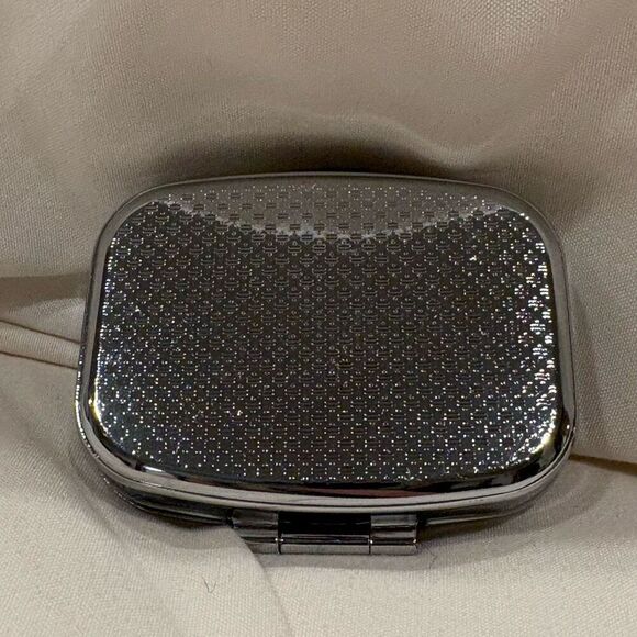 Pastel Butterfly Travel Pill Box 2 Compartment Medicine Pill Case Metal NEW - Picture 4 of 5